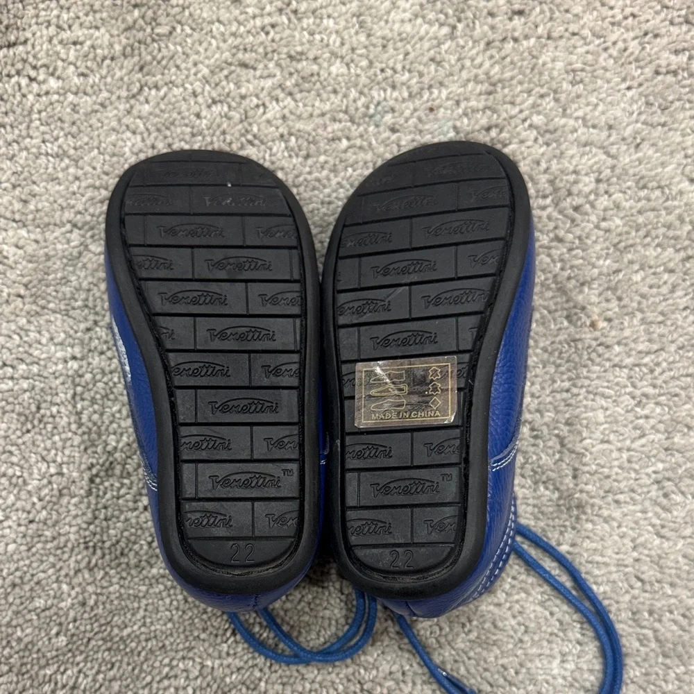 Venettini Kids Blue Hard Sole Moccasins with White Stitching and Laces size 6